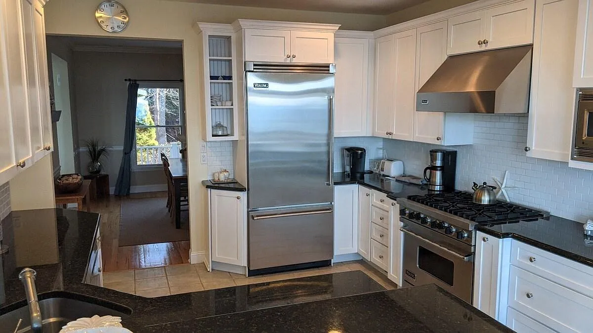 4 bed, 3.5 bath, 3000 sqft, $5,000 — Photo 3