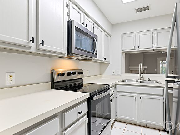 5th image of 11305 Regal Square Dr