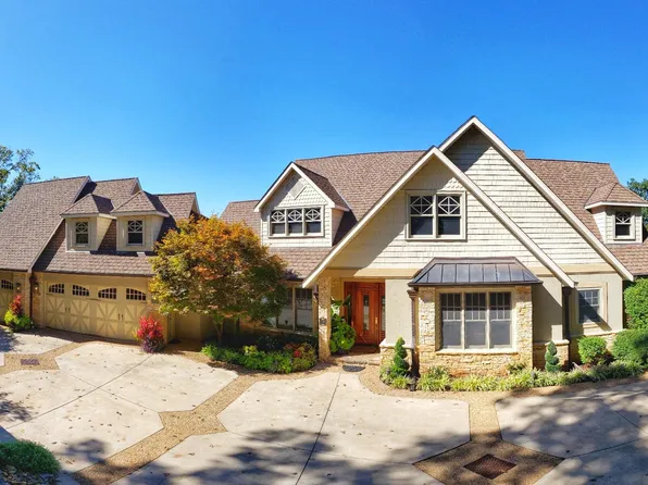 406 N Point Dr, Camdenton, MO 65020