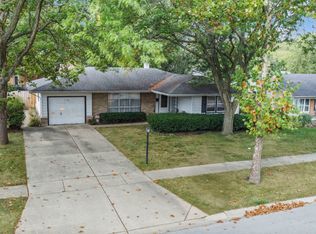 1194 Cedar Ln, Elk Grove Village, IL 60007