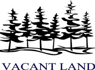 8111 Appletree Ln, Waterford, WI 53185