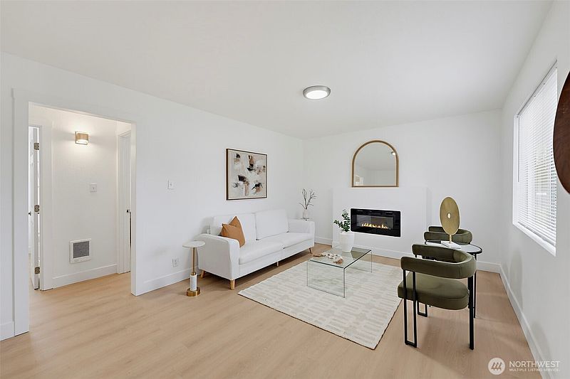 5th image of 703 117th Street S