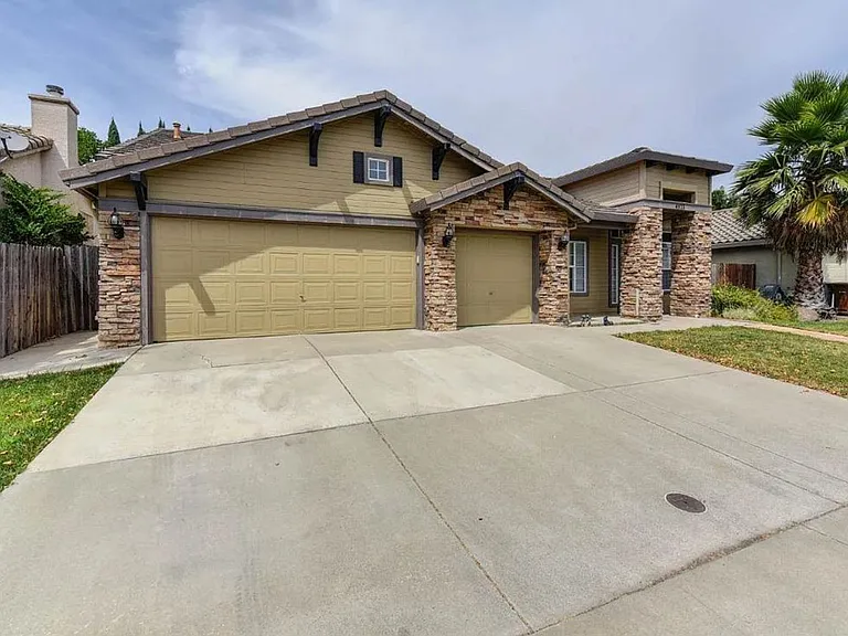 4511 Elliott Ranch Rd — Photo 2