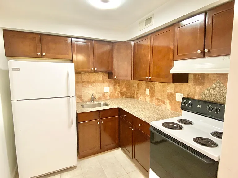 5212 E St SE #21 — Photo 5