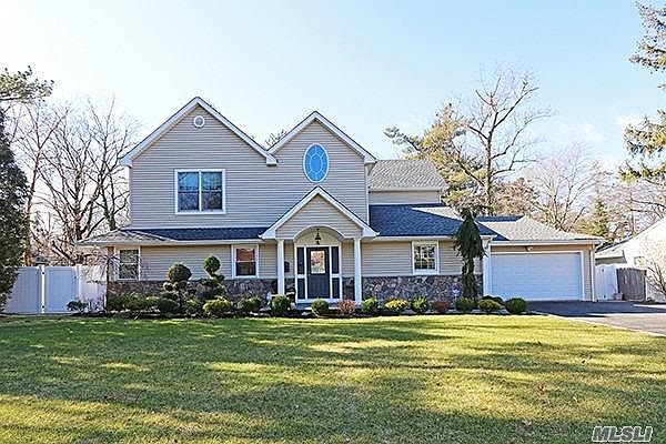1st image of 4 Pine Dr N