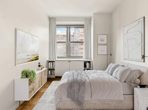 305 East 24th Street image 4 of 7