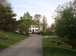 12 Beacon Hl, Charleston, WV 25311