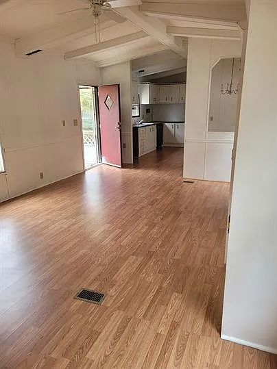 3 bed, 1200 sqft, $925 — Photo 2