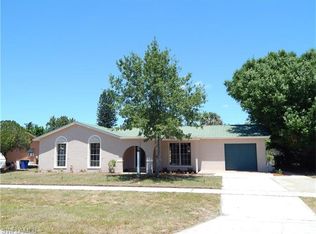 912 Jolly Rd, North Fort Myers, FL 33903