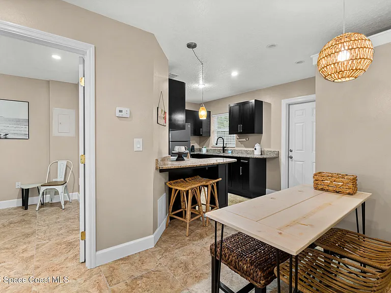 1672 Pineapple Ave #1672 — Photo 4
