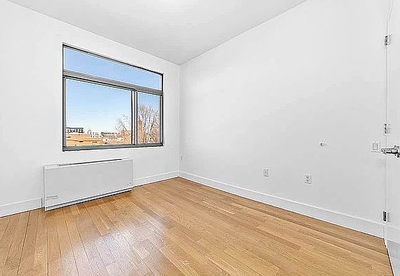 4th image of 836 Bergen St #435