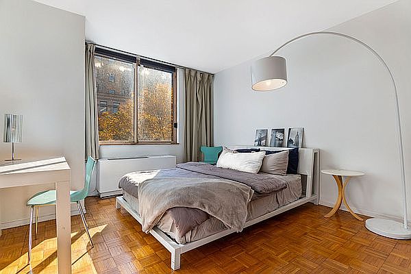 1st image of 350 W 50th St APT 3L