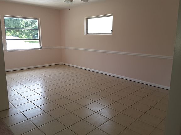 5th image of 1643 Daniels Dr