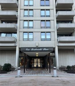 1 Bratenahl Pl APT 311, Cleveland, OH, 44108