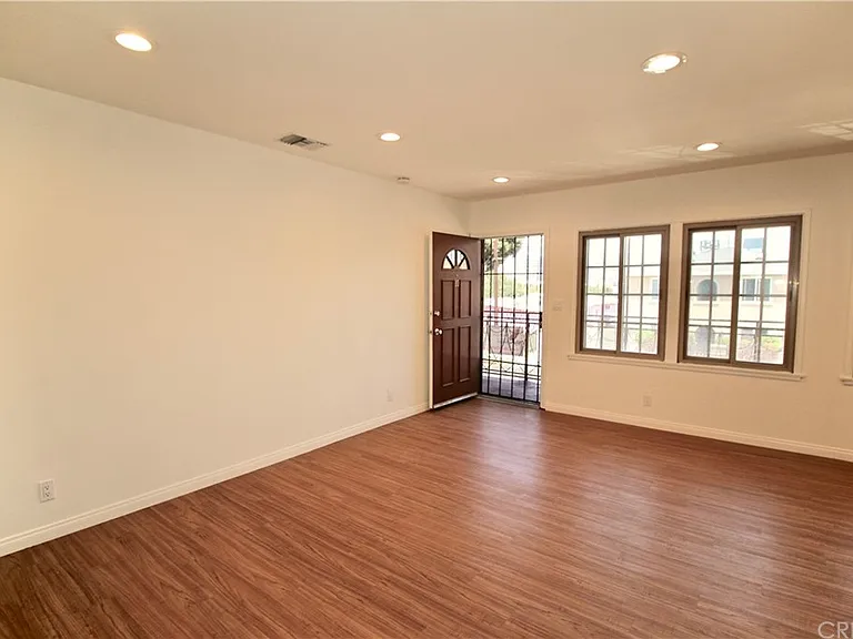6951 Simpson Ave #10 — Photo 12