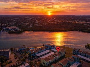 1 Windrush Blvd APT 19, Indian Rocks Beach, FL 33785