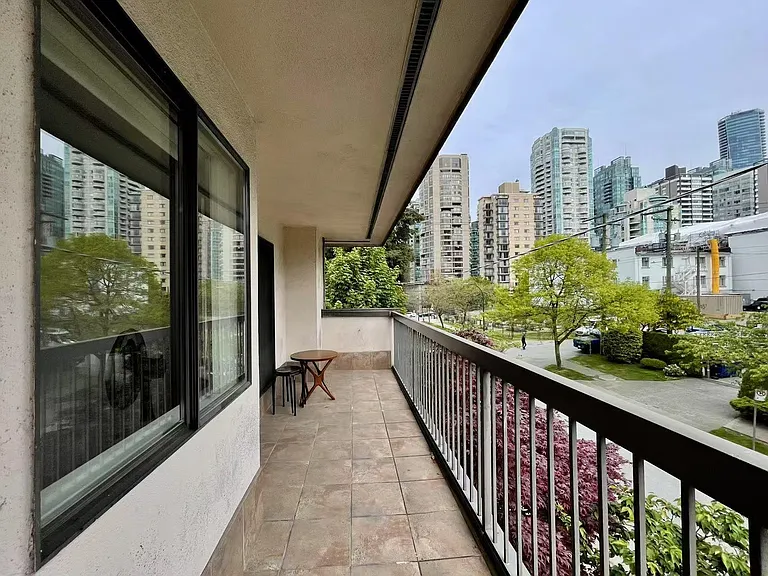 1405 Haro St #302 — Photo 13