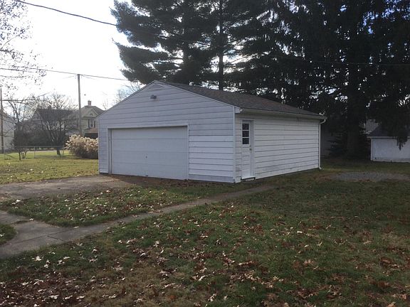 2nd image of 128 Lincoln Ave