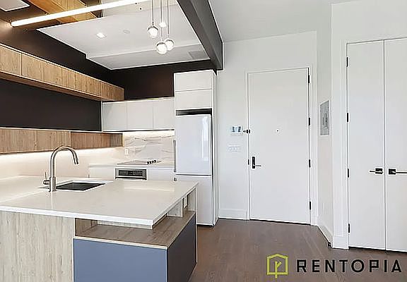 4th image of 125 Borinquen Pl #421