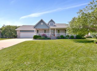 210 N Brownthrush Ln, Wichita, KS 67212