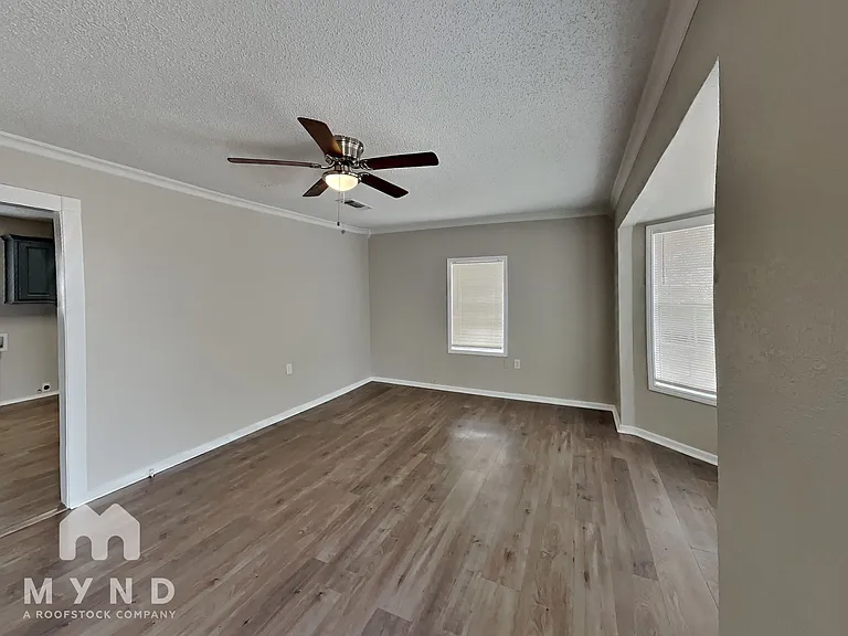 306 E Stanford St — Photo 6