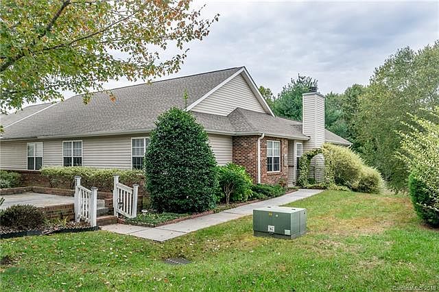 1st image of 32 S Creekside Ct
