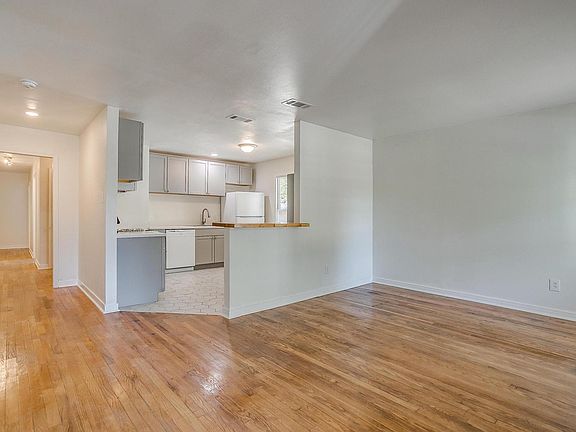 3rd image of 3647 E Washburn Ave