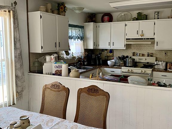 5th image of 46 Bonaire Dr