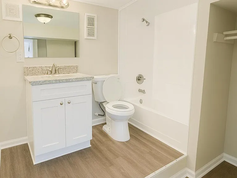 Downstairs Bathroom (room 9 & 10)