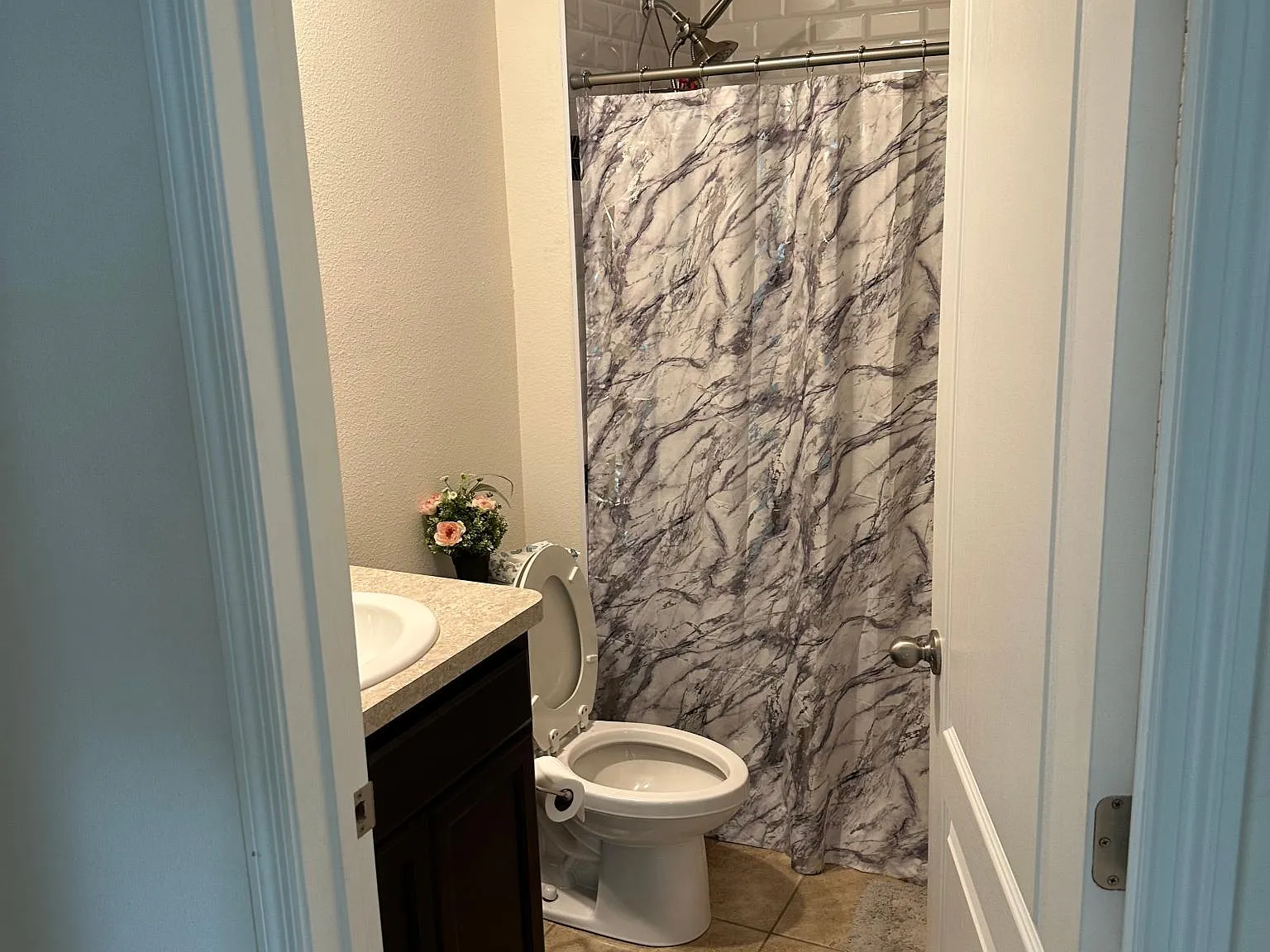 4 bed, 2601 sqft, $700 — Photo 2