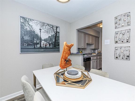 5th image of 14221 Heritage Cir #3106