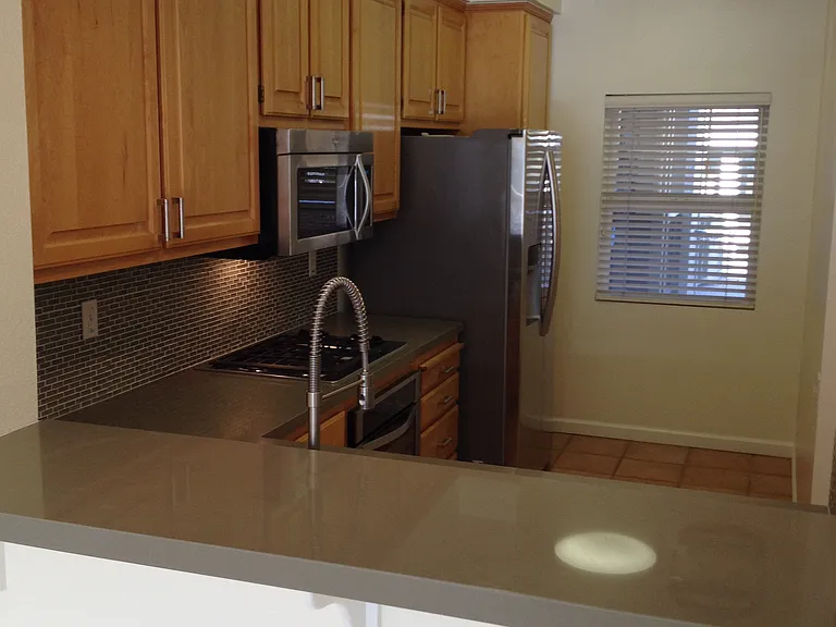 124 Crescent Ct — Photo 3