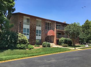 216 Park Terrace Ct SE APT 97, Vienna, VA 22180