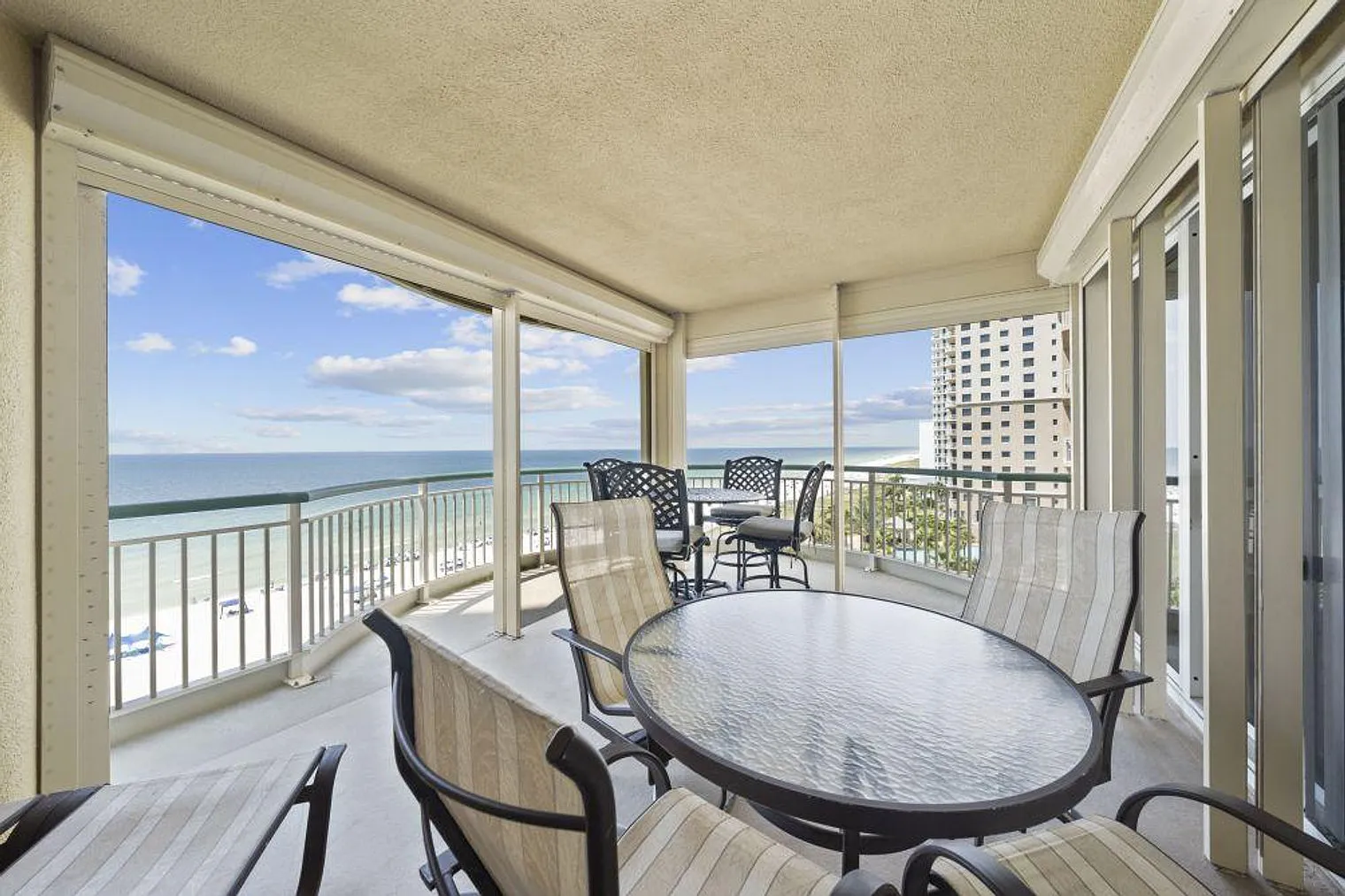 3 bed, 3.0 bath, 1743 sqft, $6,750 — Photo 2