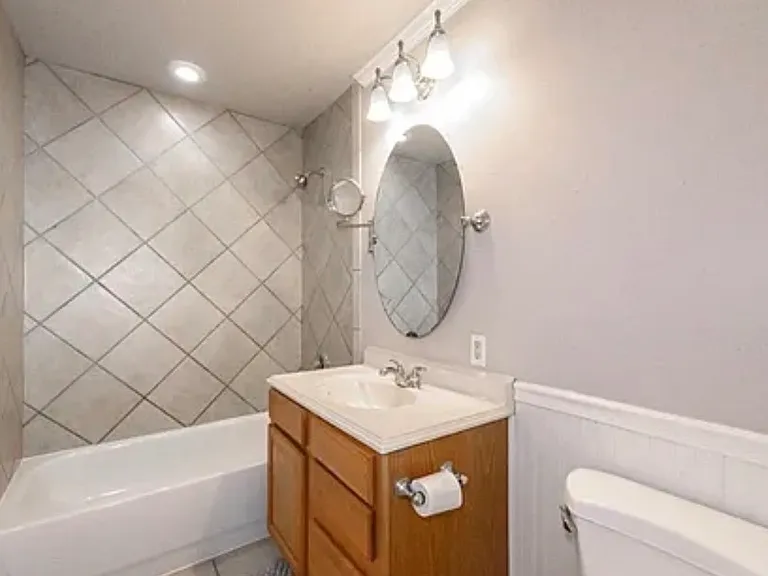 4715 S Cincinnati Ave — Photo 4