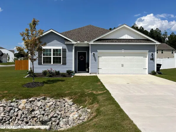1024 Shoreline Dr, Vass, NC 28394