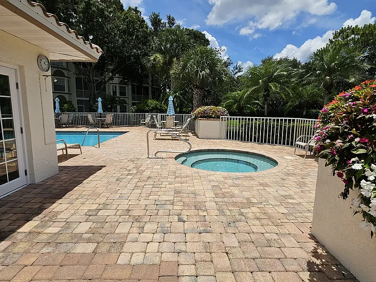 6025 Chardonnay Ln #1-102 — Photo 33