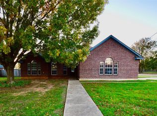 643 Yegua St, Lexington, TX 78947