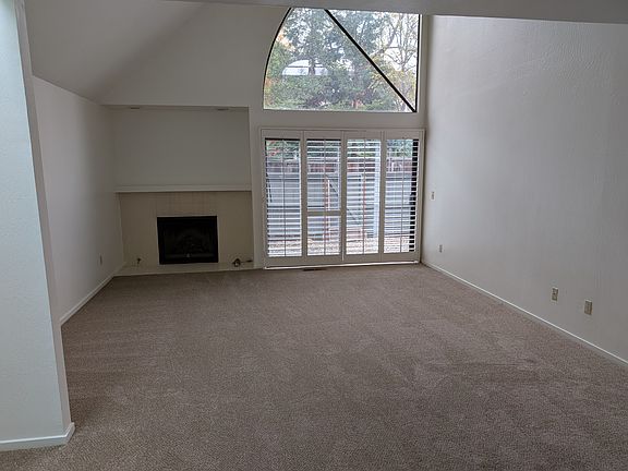 3rd image of 1410 Wallis Ct