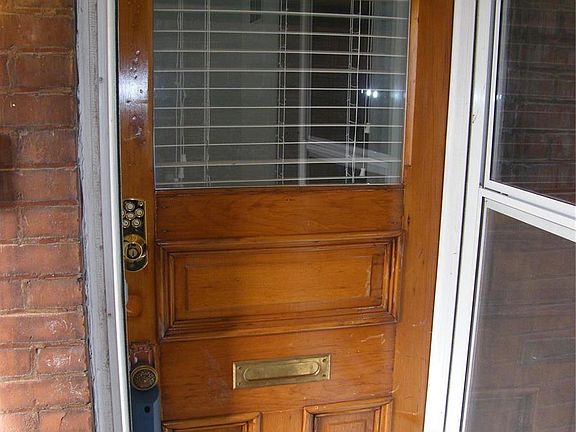 5th image of 2719 Shenandoah Ave