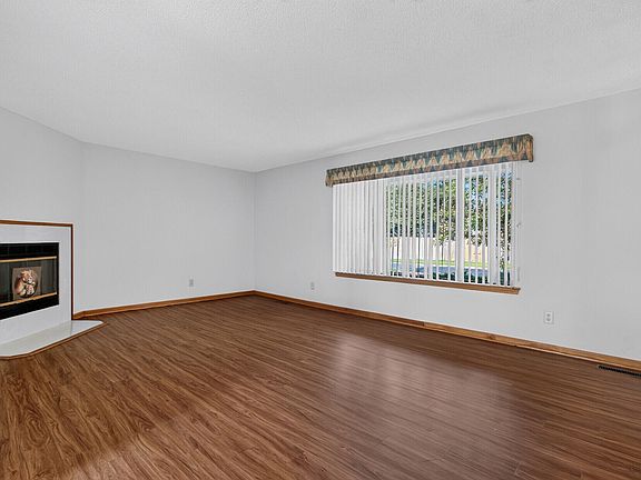 5th image of 1429 Foxtail Pine Rd