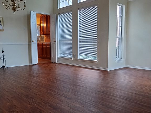 3rd image of 5609 Stonehenge Dr