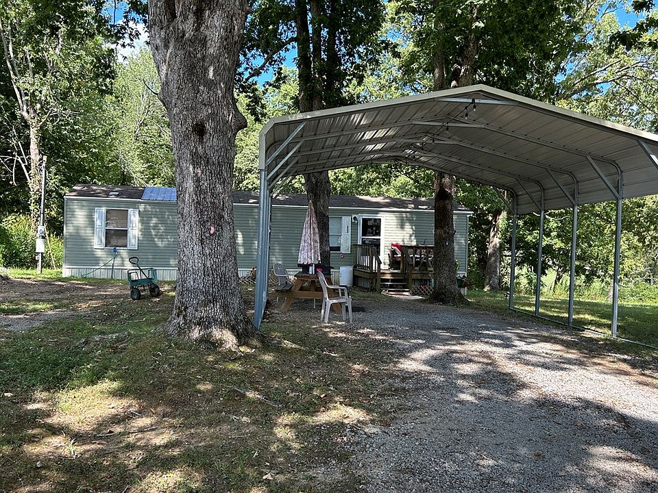 2nd image of 530 Fairgrounds Rd