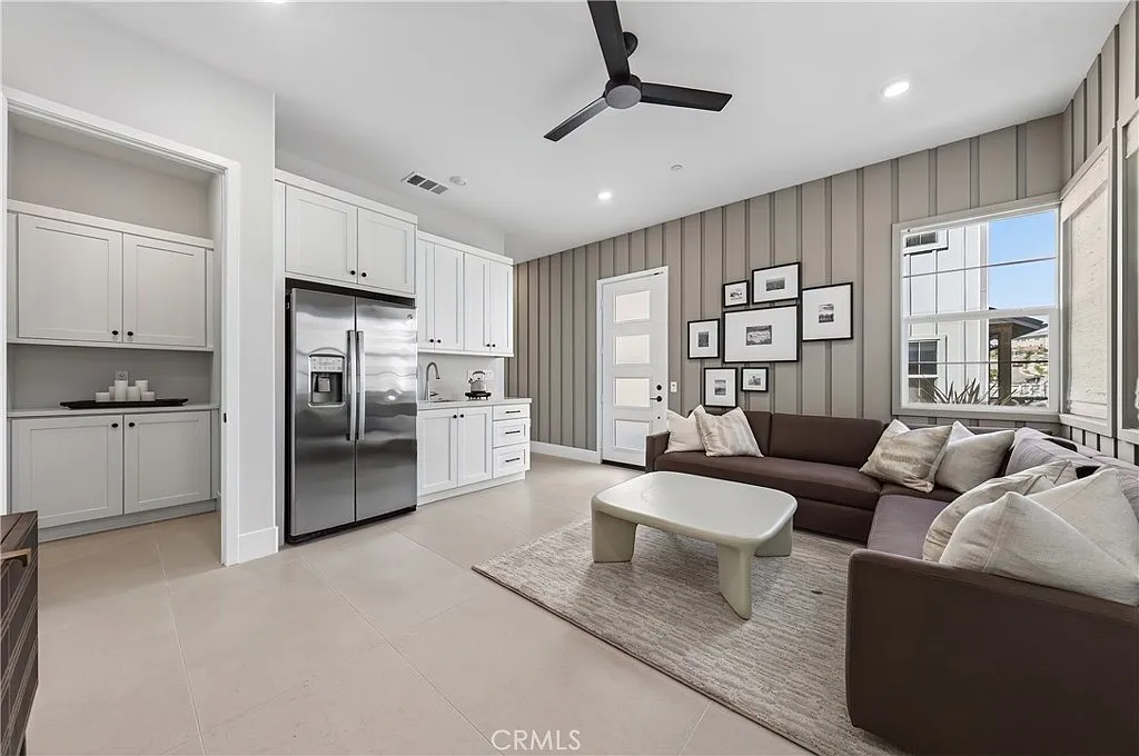 5 bed, 7.0 bath, 5458 sqft, $12,000 — Photo 3