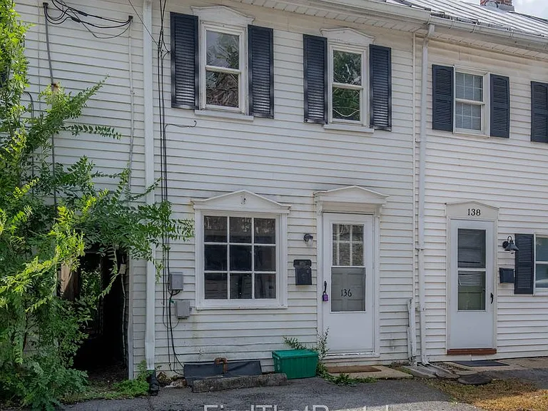 136 W Church Ave — Photo 2