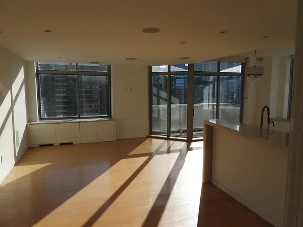 188 East 64th Street 2701/02 image 2 of 8