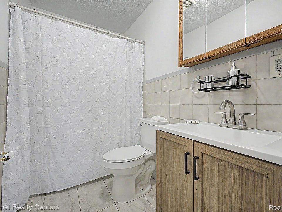 1759 Howard St, photo 20