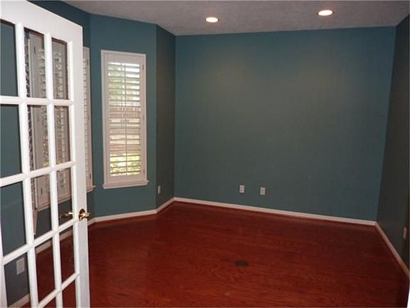 4th image of 16103 Lakegrove Frst