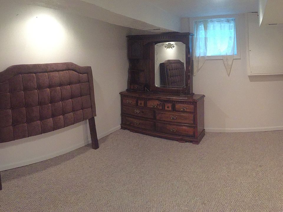 2nd image of 556 Daly Ave