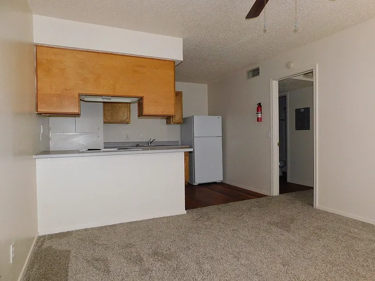 Gant Apartments — Photo 25